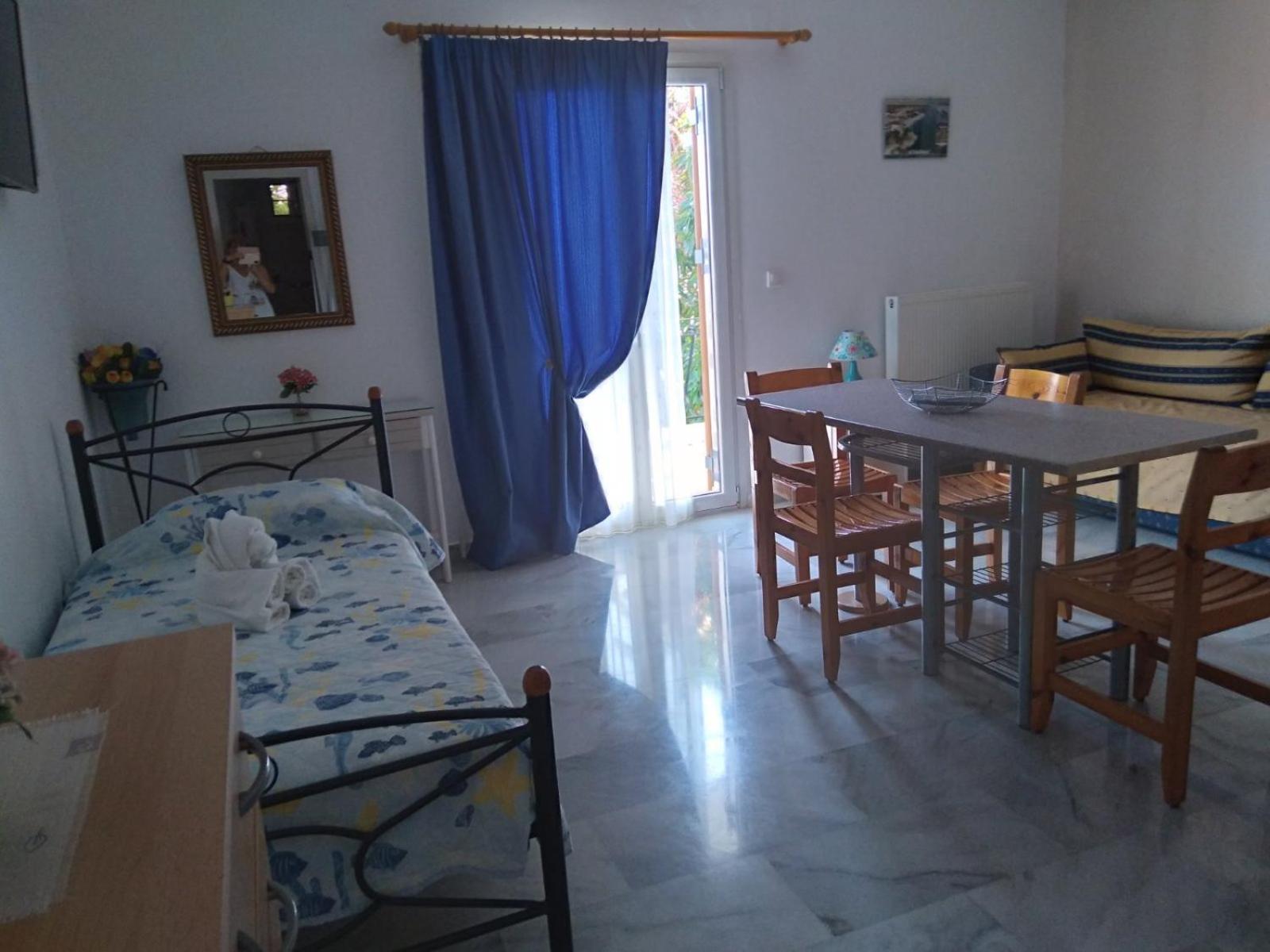 Makis Studios & Apartments Poros  Exterior foto